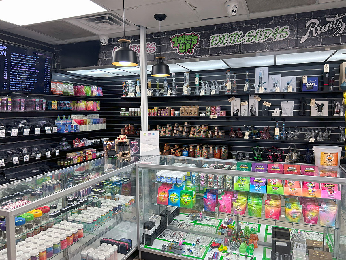 vape shop for sale Smoke & Tobacco Shops in California Size: 60ml Flavors:Black Peach Lemon YOVO JB50K Disposable Pod